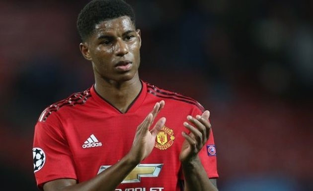Tờ Mirror cho hay, bất chấp việc nhận được sự quan tâm từ Zidane, Rashford buộc lòng làm nhà cầm quân đất nước lục lăng thất vọng. Theo đó, ngôi sao 21 tuổi đang chuẩn bị kế hoạch cam kết tương lai lâu dài với MU.