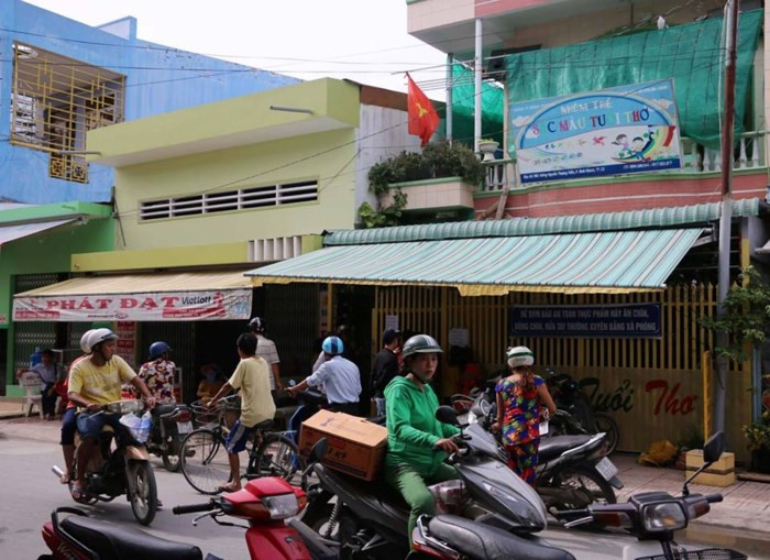 Nickname Phan Hoang nói: "Bây giờ có nhiều thể loại bảo mẫu chẳng có chuyên môn sư phạm, học hành lởm khởm xong chạy tay ngang sang ngành mẫu giáo mới dẫn đến nhiều sự vụ bạo hành như ngày hôm nay. Hy vọng các cơ quan chức năng vào cuộc để tìm lại công bằng của xã hội và loại bỏ các phần tử nguy hiểm này".