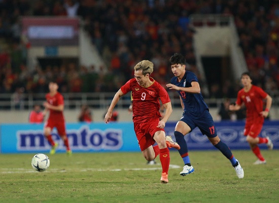 Bi trong tai xu ep, doi tuyen Viet Nam hoa tiec nuoi Thai Lan-Hinh-2