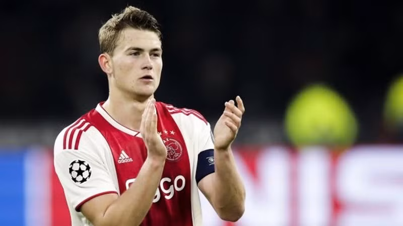 Real Madrid đã liên hệ với người đại diện của De Ligt, Mino Raiola để hỏi liệu trung vệ này đã đồng ý thỏa thuận với CLB nào hay chưa.