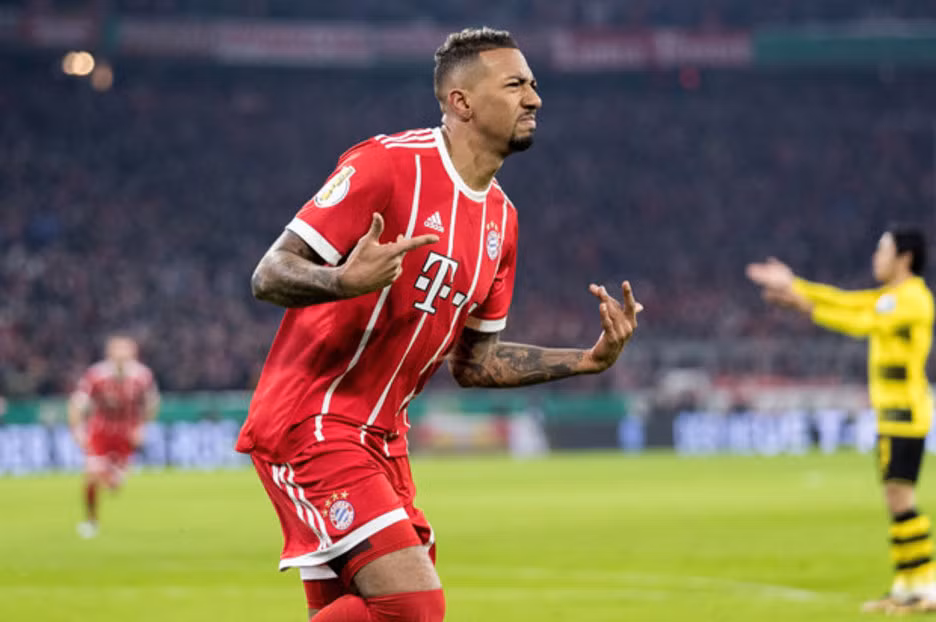 M.U đang đứng trước cơ hội sở hữu một trong những trung vệ hàng đầu thế giới đó là Jerome Boateng - siêu sao ở hàng thủ Bayern Munich.