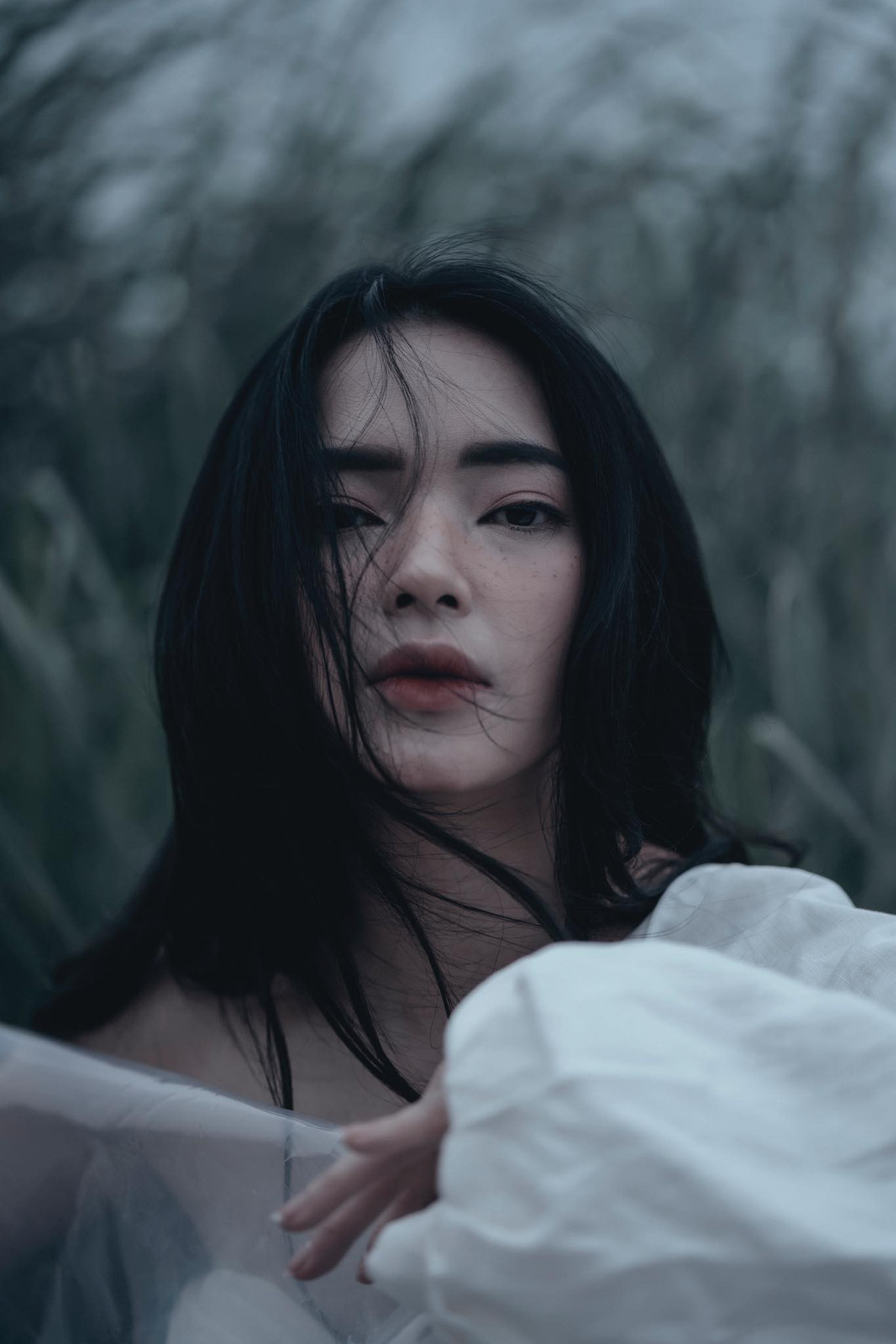 Cũng chính vì định hình dần phong cách quyến rũ nên khi Châu Bùi chụp một bộ ảnh theo phong cách gợi cảm đúng nghĩa, người xem như muốn "đốt mắt" với nét đẹp trẻ trung và sự sexy đến từ hình thể của cô nàng hot girl 9X.