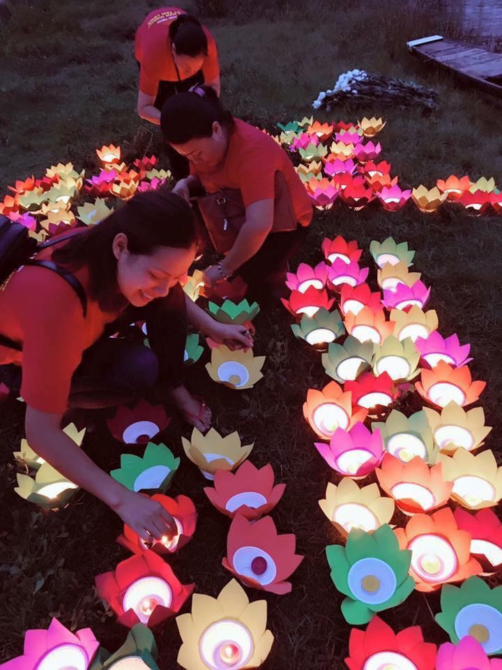 Trên một fanpage, các bạn trẻ đã chia sẻ những dòng tâm sự hết sức lắng đọng: "Chiến tranh đã qua đi, nhưng tất cả chúng ta – những người dân Việt Nam không lúc nào nguôi ngoai những mất mát, những nỗi đau mà nó để lại. Những người con anh dũng của Tổ quốc, có người còn sống nhưng cũng có người đã nằm lại với đất mẹ thân yêu. Nhưng những chiến công và tên tuổi của các anh đã trở thành bất tử, khắc ghi vào lịch sử dân tộc và mãi mãi được thế hệ những người Việt Nam tưởng nhớ. Cảm ơn các anh những người chiến sỹ".