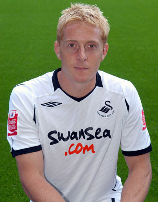Nhưng may mắn cho Garry Monk khi anh tìm được bến đỗ mới đó chính là CLB Swansea City, một CLB có tiềm lực về kinh tế.