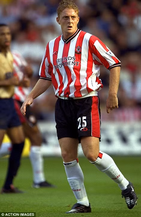 Tố chất bóng đá đã được Garry Monk thể hiện trong những trận đấu của Torquay United. Sau đó, CLB Southampton đã để ý đến cầu thủ của Bắc Ailen và ngay lập tức đội bóng này đã đưa Garry Monk về sân Dell (sân cũ của CLB Southampton).