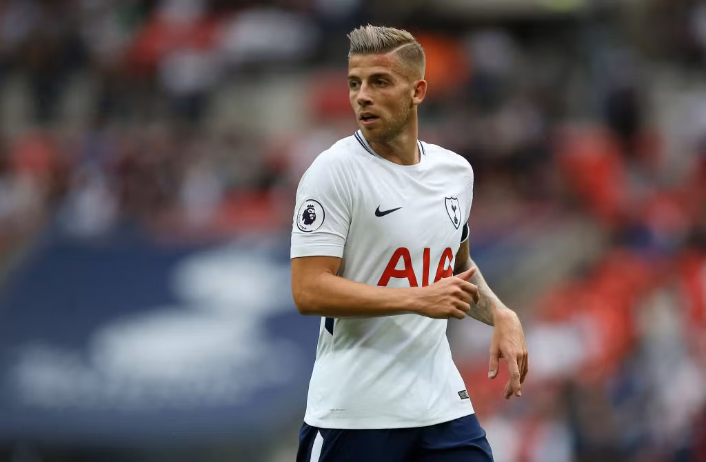 Theo nhiều thông tin từ Anh, Tottenham đang tính toán đến một tương lai không còn Toby Alderweireld trong đội hình. Ảnh: Mirror