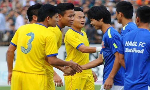 Cau thu HAGL bi cam tiep xuc voi dong nghiep tai SLNA