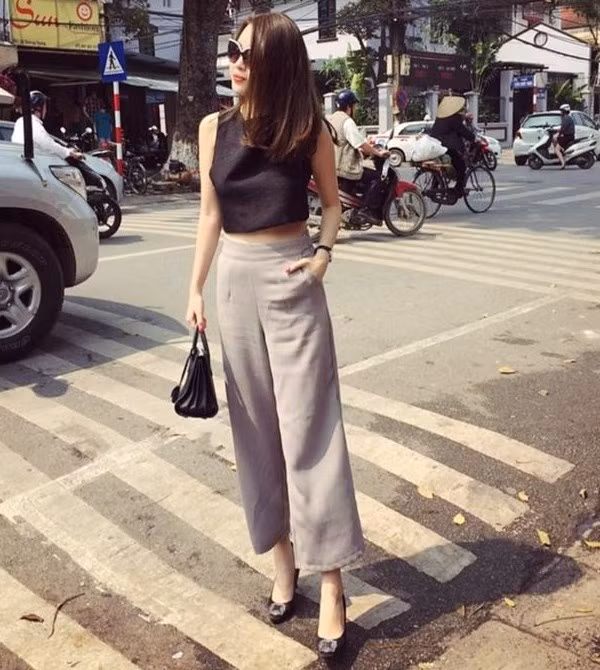 Quần ống loe của hiện đại chỉ thi thoảng được các chị em phụ nữ sử dụng nhưng đã được cách tân đi rất nhiều cho phù hợp với dòng chảy thời trang.