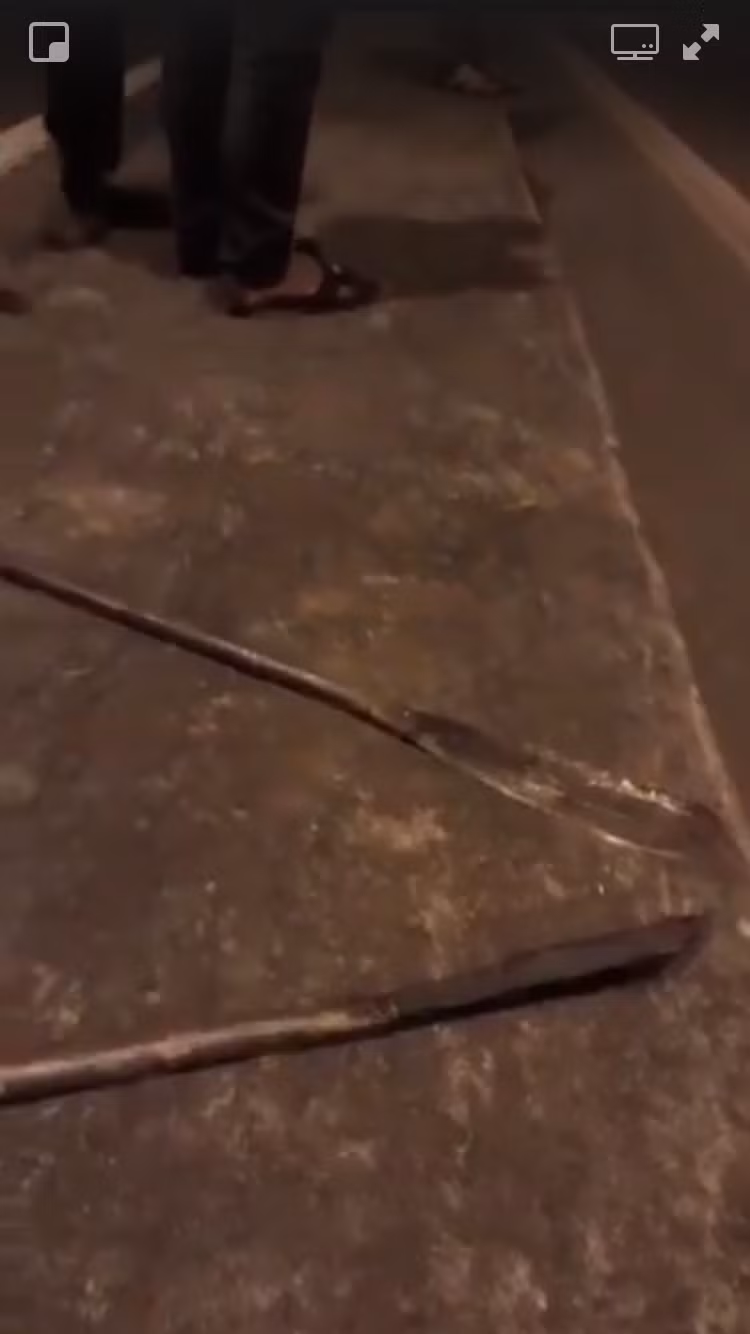 Theo tìm hiểu được biết, địa điểm nhóm thanh niên manh động này tụ tập là một đoạn cao tốc thuộc địa phận IC8 qua huyện Phù Ninh, tỉnh Phú Thọ. Ngay sau khi sự việc xảy ra, cơ quan công an đã lập tức xuống làm việc để xử lý sự vụ ngay lập tức.