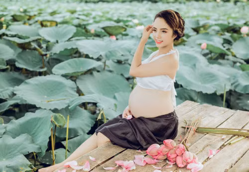 Dù đang ở thai kì nhưng chị Hải Yến vẫn thể hiện nhan sắc khá mặn mà.