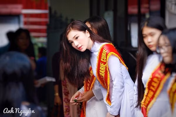 Sau đó, Thu Tâm đã tham gia cuộc thi "Tìm kiếm gương mặt áo dài nữ sinh 2017" và giành được giải thưởng "Gương mặt nữ sinh được yêu thích nhất". Đây cũng là tiền đề để cô bạn này tự tin bước vào cuộc thi Miss Teen cùng năm.