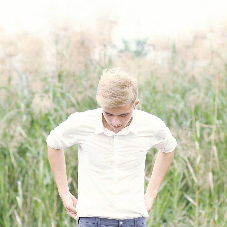 Tuy nhiên, mọi việc vẫn chỉ nằm trong việc "đoán già, đoán non" của cộng đồng mạng chứ chưa hề có một lời giải thích thỏa đáng nào từ hai nhân vật chính là Gold Trần và Linh Đan.