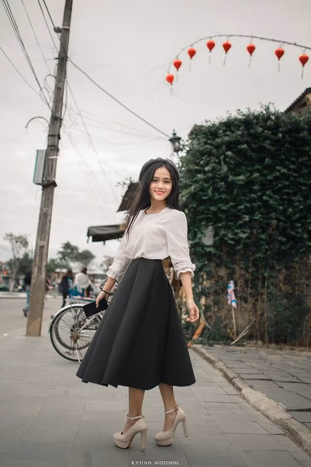 So sánh giữa lần đầu nổi tiếng với lần xuất hiện này, Tường Vi được nhiều người đánh giá rằng đã trưởng thành hơn, nhưng vẫn giữ nét đẹp tự nhiên, nữ tính và dịu dàng như thuở ban đầu.