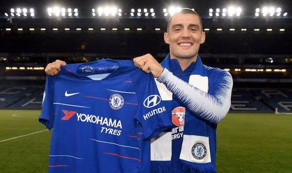 Trên tờ Sport Klub, Mateo Kovacic bộc bạch rằng anh chọn đến Chelsea là vì LV Maurizio Sarri - một nhà cầm quân tôi khá ngưỡng mộ.
