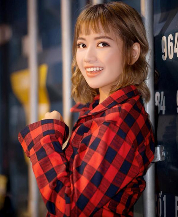 Với những lợi thế ngoại hình, Mun Vũ Thắm nung nấu ước mơ trở thành sinh viên ĐH Sân khấu Điện ảnh và có thể trở thành một diễn viên nổi tiếng trong tương lai.