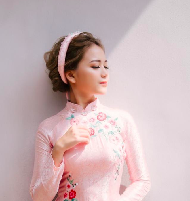 Trong tương lai, Vũ Thắm mơ ước có thể trở thành diễn viên và một người mẫu ảnh có tiếng. Đồng thời, cô bạn đang trong quá trình tự tạo lập kênh Youtube cho riêng mình.