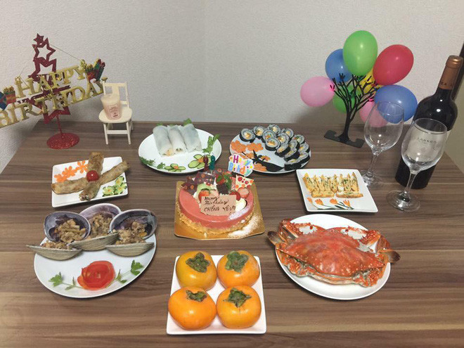 Nhưng đó chỉ mới là 1 trong những lý do thôi thúc My phải biết nấu ăn. Năm 2015, My du học Nhật. Nó đã trở thành bước ngoặt lớn thôi thúc 9X phải "lăn" vào bếp. Bên cạnh đó, cũng thời điểm đó, My mới có người yêu nên cũng muốn làm cho người yêu ăn.