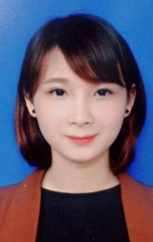 Hiện tại, Linh Trang đang là giáo viên dạy học tại trường Hoa Linh, Cầu Giấy, Hà Nội. Ngoài công việc dạy học, cô bạn 9X này còn nhận làm cộng tác viên cho một số trang mạng xã hội.