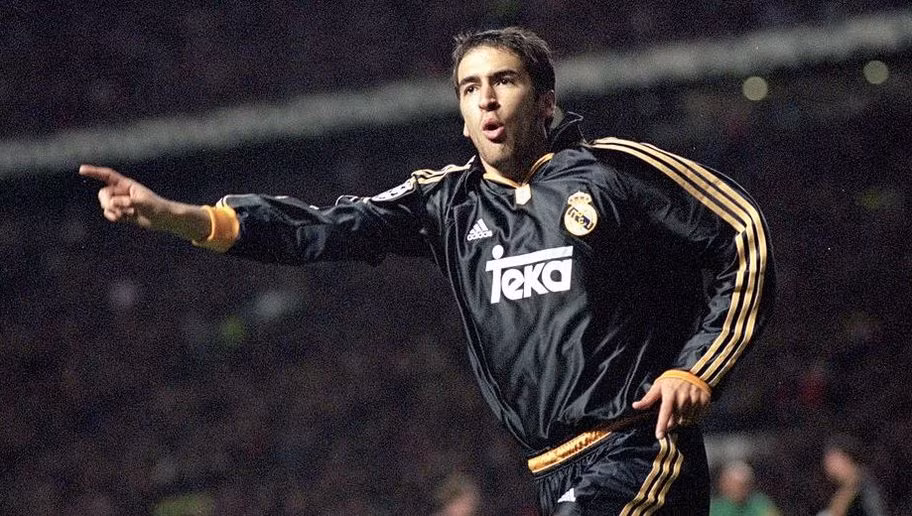 Năm 1996, Raul Gonzalez đã có màn ra mắt không thể đẹp hơn trong màu áo của Real Madrid. "Chúa nhận" đã có 36 bàn thắng sau 82 trận đấu ở lứa tuổi 19.