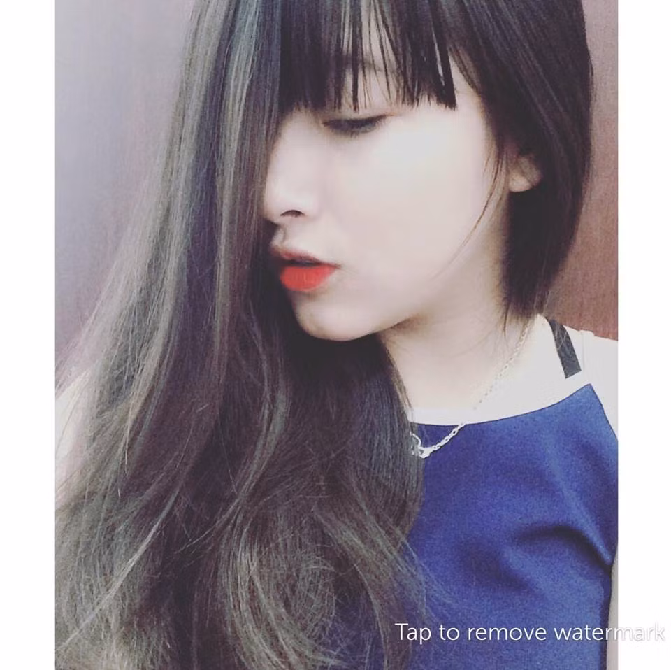 Không chỉ vậy, chỉ hữu tài năng hát nhép khớp miệng đến kinh ngạc, Trà My còn khiến nhiều người phải chú ý tới mình nhờ vẻ ngoài dễ thương với làn da trắng, chiếc mũi cao, đôi môi đỏ và đặc biệt là đôi mắt biết biểu cảm.