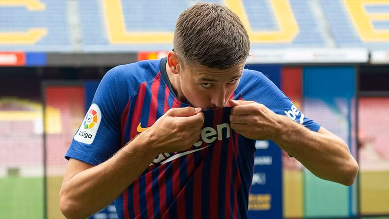 Barcelona đã chi 35 triệu euro để phá vỡ hợp đồng của Clement Lenglet với CLB Sevilla.