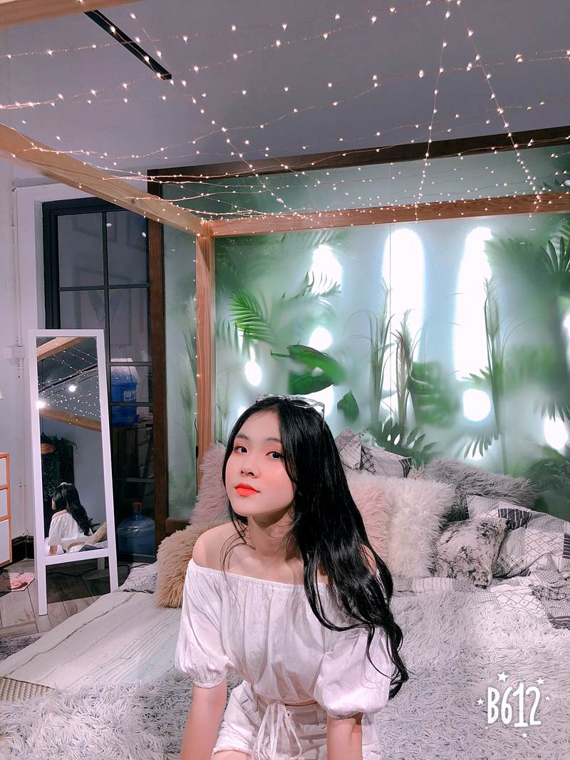 Mặc dù xinh đẹp, học giỏi nhưng Hương Xuân lại rất hạn chế sử dụng mạng xã hội.