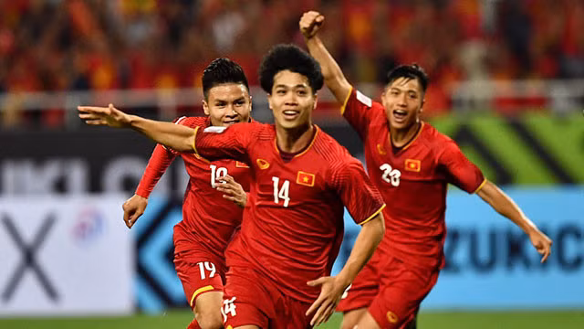 Trước những thành tích phá lưới đầy ấn tượng của Công Phượng trước Malaysia, NHM bóng đá Việt Nam rất kỳ vọng tại hai trận chung kết AFF Cup tới đây, Công Phượng sẽ nổ súng và cùng các đồng đội giành chiếc cúp vô địch sau một thập kỷ chờ đợi.