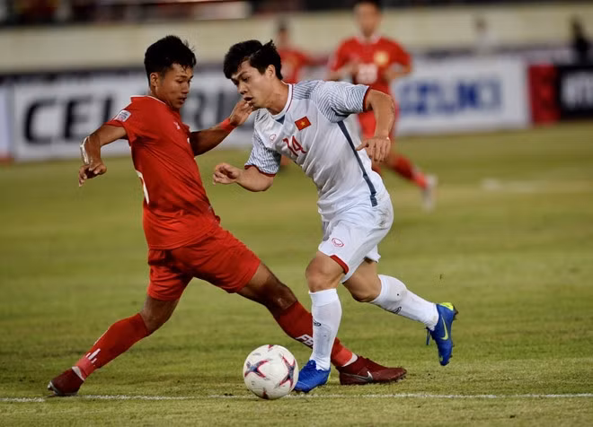 Trong trận giao hữu năm 2017, Công Phượng tiếp tục ghi bàn và kiến tạo giúp đoàn quân của HLV Hữu Thắng đánh bại U23 Malaysia 3-0 hay trước đó, tại vòng loại U23 châu Á diễn ra vào năm 2015, tiền đạo người xứ Nghệ cũng đã ghi một bàn thắng trong chiến thắng 2-1 của Việt Nam trước Malaysia.