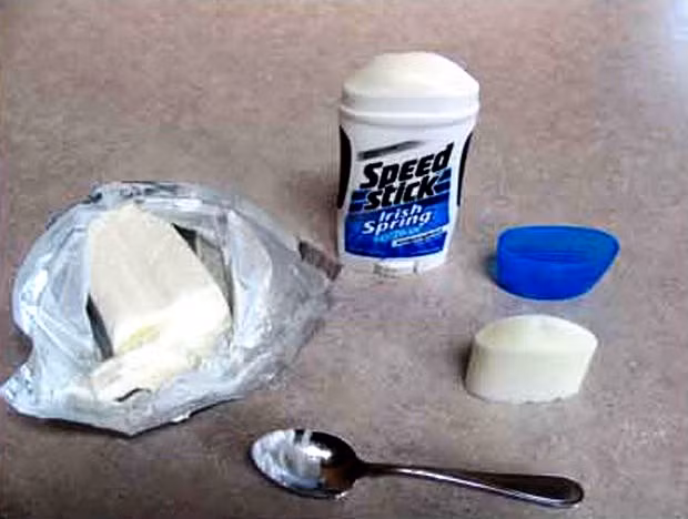 Thay miếng sáp khử mùi bằng bơ hoặc pho mát mới thật là trò đùa "độc ác".