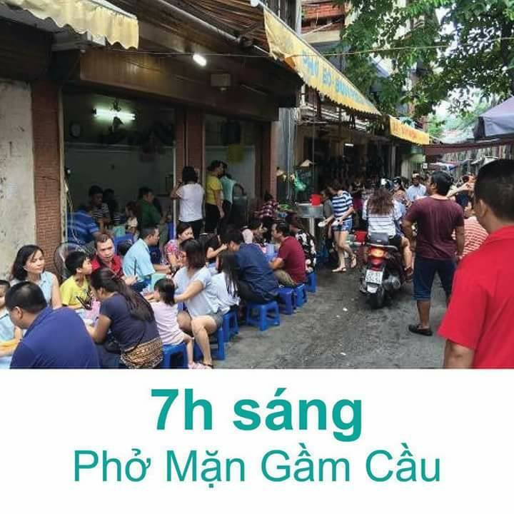 Phở mặn Gầm Cầu nghe lạ nhưng mang đến một phong vị rất khác.
