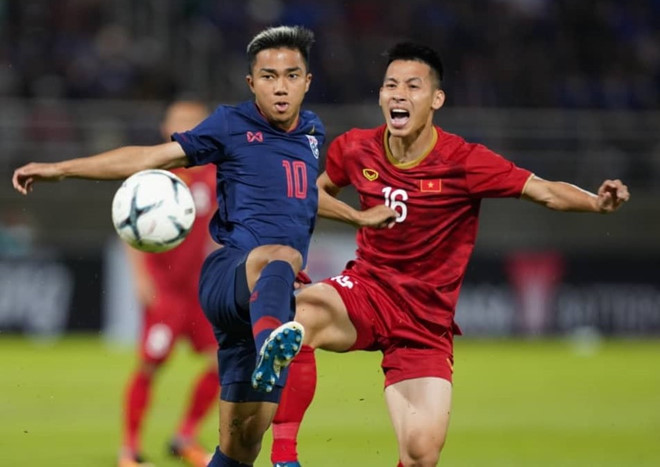 Đây không phải lần đầu tiên Chanathip đối đầu với các cầu thủ đội tuyển Việt Nam. Bởi trước đó từ SEA Games cho đến vòng loại lượt đi World Cup 2022, cầu thủ này đều có mặt.