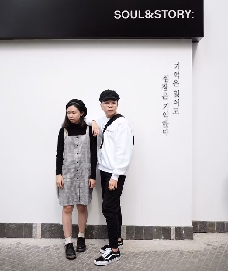 Địa điểm mới nhất mà bạn phải cập nhật để check - in ngay khi đến Đà Lạt chính là bức tường màu trắng với dòng chữ Hàn Quốc cực "nghệ".