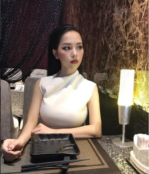 Từ sau khi sinh bé thứ 2, Trang Pilla bận rộn với công việc kinh doanh chi thi thoảng cô nàng hot girl một thời làm mới trang cá nhân của mình bằng những bức ảnh sang chảnh.