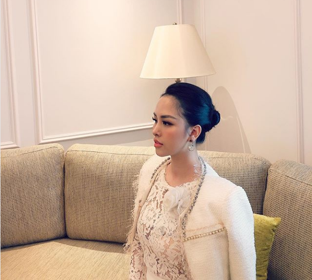 Chứng kiến bức ảnh mới nhất của vợ, có lẽ ông xã Trang Pilla lúc này đang rất muốn "giấu" vợ đi không cho ai trông thấy, bởi nhan sắc của bà mẹ 2 con đã thực sự đến đẳng cấp đáng ngưỡng mộ.