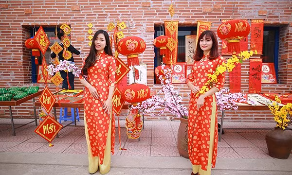 Theo họ, dịp Tết là thời điểm họ được nghỉ dài hơi và và có nhiều thời gian du ngoạn, tham quan và nghỉ ngơi ở những địa danh có khí hậu tốt và nhiều cảnh đẹp.