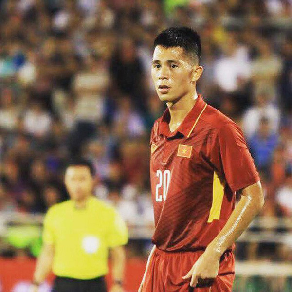 Giới chuyên môn dành cho Đình Trọng nhiều lời khen nức nở bởi sự nhanh nhẹn trong quan sát, lăn xả trong phòng ngự, đặc biệt là trong trận đấu với Malaysia tại lượt trận thứ hai AFF Suzuki Cup 2018.