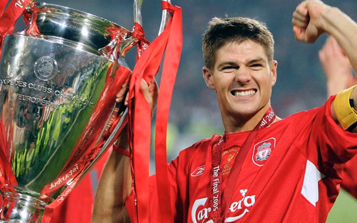 Steven Gerrard cũng là một chân sút tuổi thân mà nhiều CLB thèm muốn. Dù chưa 1 lần nâng cao chức vô địch Premier League, tuy nhiên những vinh quang ở các giải đấu Cup cũng khiến anh là một phần lịch sử không thể thiếu của Liverpool.