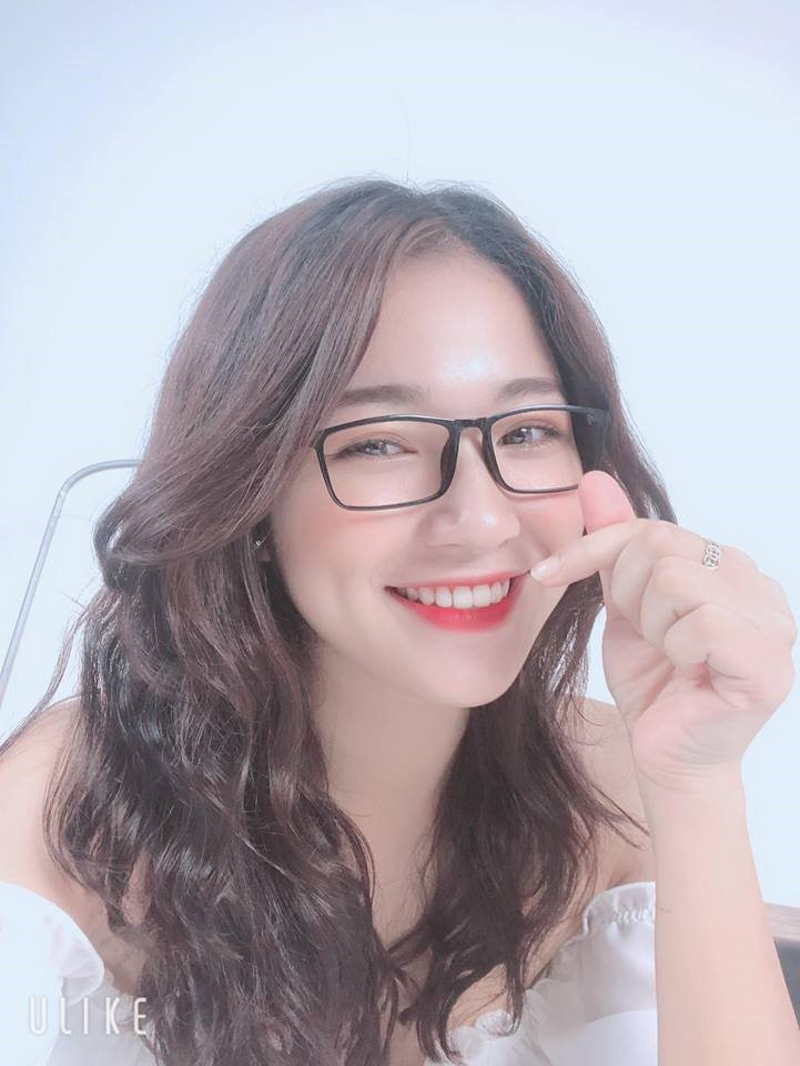 Những bức ảnh, nét mặt của Tiêu Ngọc thường tự nhiên, nhẹ nhàng nhưng lại rất "gây thương nhớ".