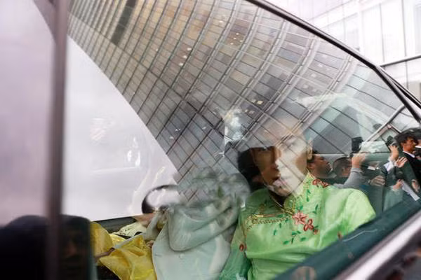 Phat sot voi chang phu dau dien trai dam cuoi Angelababy-Hinh-2