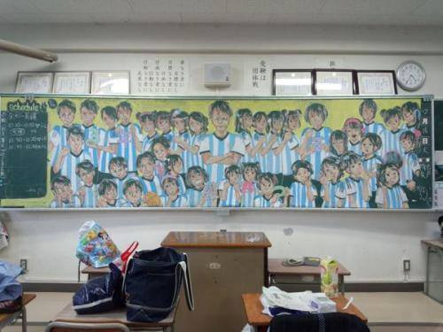 Các bạn trẻ tại Nhật Bản thường tận dụng thời gian sau những giờ học để thỏa sức sáng tác những tác phẩm của mình.