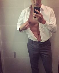 Lưu Hạo Đông là chàng trai sinh năm 1992 hiện đang làm người mẫu tự do tại Hà Nội và anh cũng đã từng xuất hiện trong MV ca nhạc của ca sĩ Hương Giang Idol.