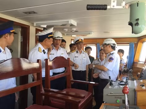 Canh sat bien Viet Nam nhan tau trinh sat hien dai-Hinh-2