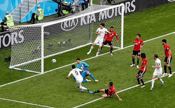 Thiếu vắng Salah, Ai Cập mờ nhạt nhưng hàng công của Uruguay lại vô cùng vô duyên nhưng đại diện Nam Mỹ họ vẫn còn Giminez để có 3 điểm và đứng thứ hai tại bảng A World Cup 2018 sau đội chủ nhà Nga.