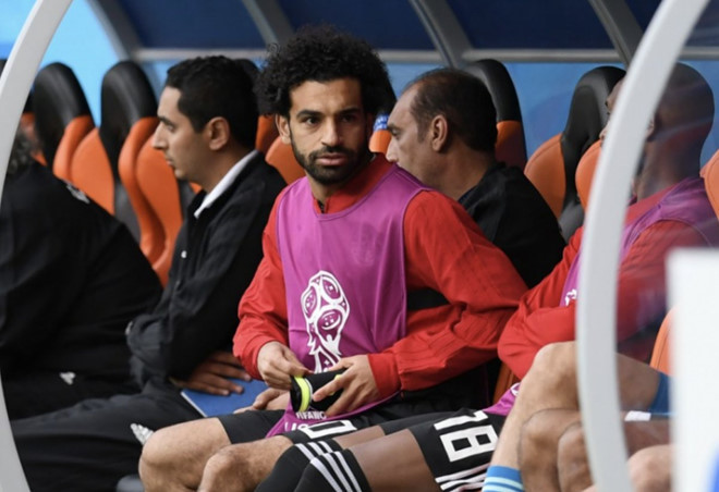 Trận đấu giữa ĐT Ai Cập và ĐT Uruguay thuộc bảng A World Cup 2018. Với những cái tên như Luis Suarez, Cavani hay Godin, các cầu thủ đến từ Nam Mỹ được đánh giá cao hơn đại diện đến từ châu Phi. Lợi thế này càng được thể hiện rõ khi trong đội hình xuất phát, HLV trưởng ĐT Ai Cập không điền tên Mohamed Salah vào sân.