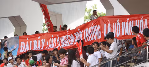 Những biểu ngữ như ảnh trên là điều khá quen thuộc với các đội nhà khi phải đón tiếp đội bóng đến từ thành phố Cảng phía Đông Bắc Bộ.