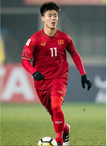 Đá cặp với Đình Trọng ở hàng trung vệ của Olympic Việt Nam là Đỗ Duy Mạnh, cầu thủ có lối chơi lăn xả là luôn là "tấm lót" cực chắc chắn.