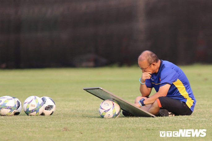 Trận đấu giữa Việt Nam với Bahrain là trận đấu thứ hai trong vòng knock-out của Asiad 2018. Olympic Việt Nam đã có 3 trận vòng bảng xuất sắc nhưng đối thủ ở vòng loại trực tiếp là một ẩn số thực sự khiến HLV Park Hang Seo phải đau đầu để sắp xếp đội hình.