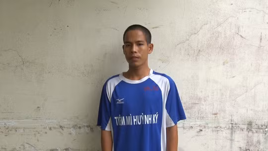 Lê Trung Lắc tại Cơ quan CSĐT. Ảnh: A.Vũ