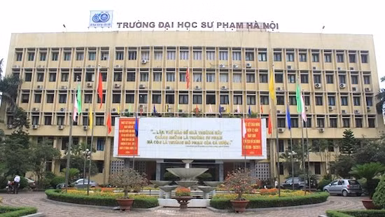 Thu khoa DH Su pham Ha Noi duoc nang 14,85 diem tu xin thoi hoc