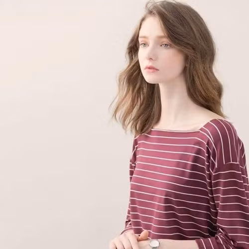 Theo tìm hiểu của dân mạng thì nhân vật đó là Savanna Blade, 18 tuổi, đến từ Canada. Hiện cô gái Canada xinh đẹp này đang sinh sống và làm nghề người mẫu tại Trung Quốc.